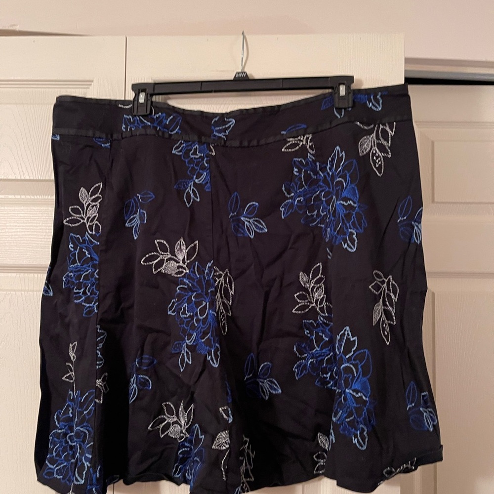Lane Bryant embroidered floral skirt size 24